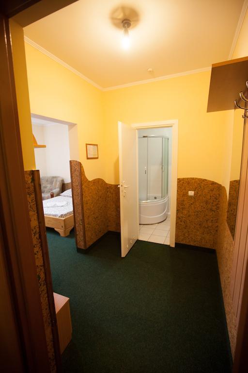 Formula 1 Motel Ivano-Frankivsk Kamer foto
