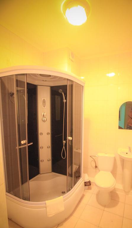 Formula 1 Motel Ivano-Frankivsk Kamer foto