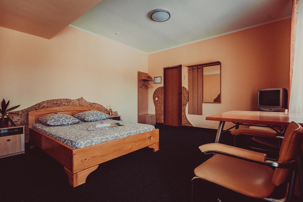 Formula 1 Motel Ivano-Frankivsk Kamer foto